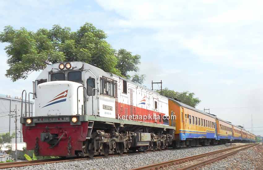 Progo kereta ekonomi ca api Kereta Sriwijaya