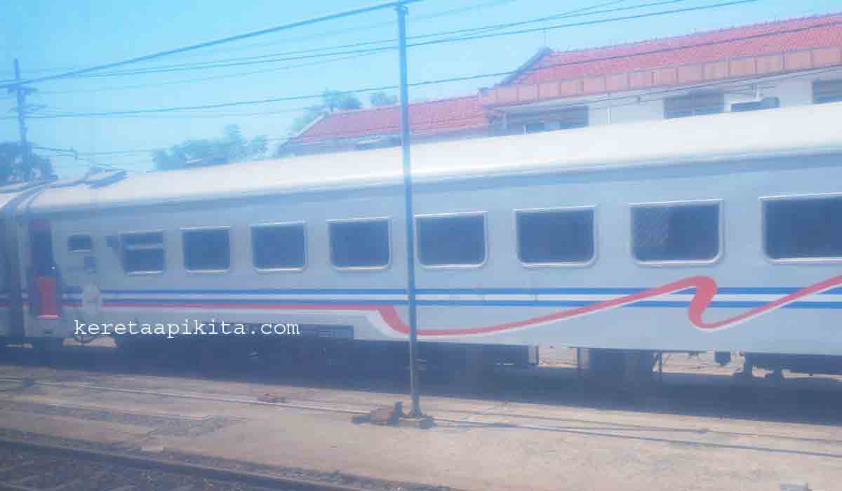 Api dharmawangsa eksekutif kereta Harga Tiket