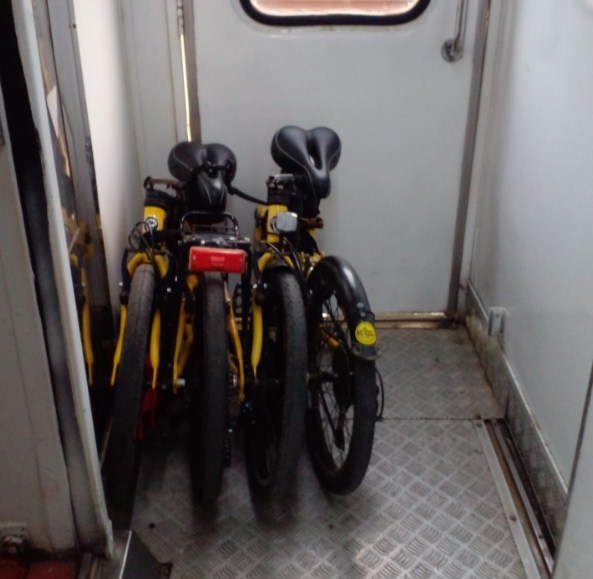 Sepeda Lipat di Kereta Api