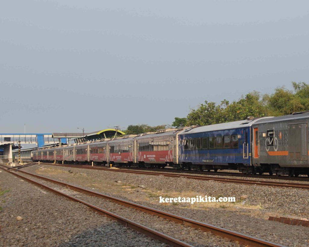 Kereta Compartment