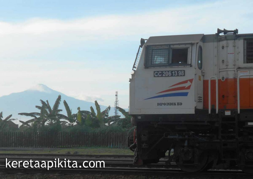 Jadwal Kereta Turangga Malam Terbaru