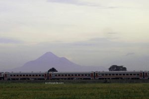 Kereta Api Ranggajati Bisnis