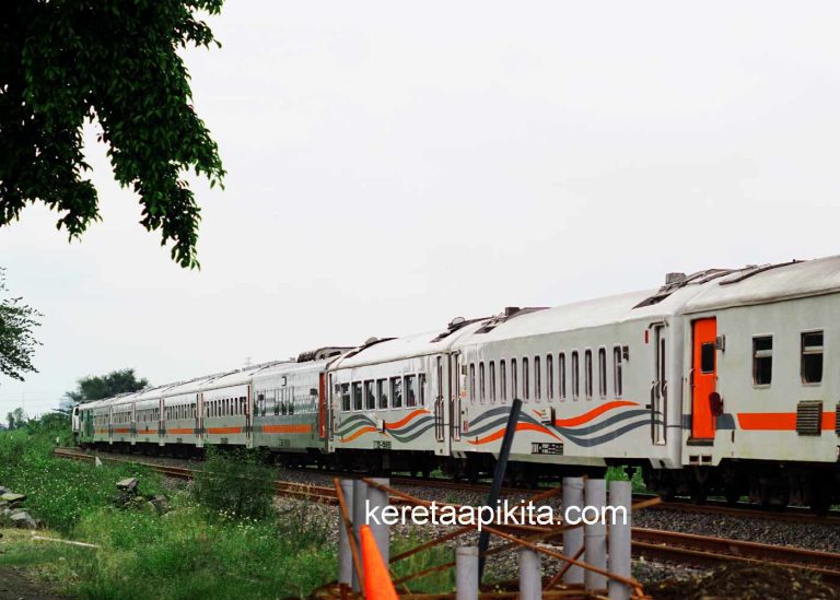 KA Gaya Baru Malam Selatan Eksekutif - Kereta Api Kita