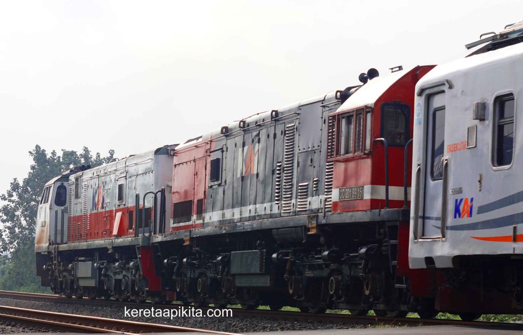 Lokomotif RnB Kotak CC2018915 Depo SDT Datang Pertama Kali Di Surabaya ...