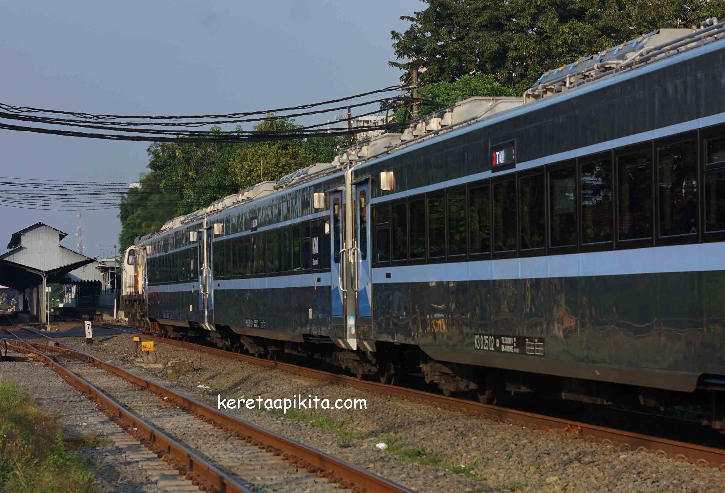 KA Gaya Baru Malam Selatan Pinjam Dulu Trainset 29 Cap CN - Kereta Api Kita