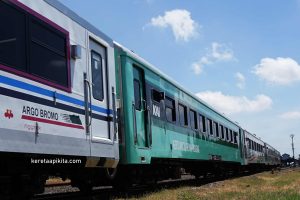 Kereta Petani Dan Pedagang