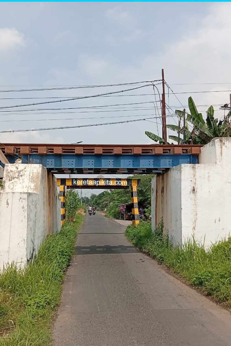 Penggantian Bantalan Rel Jembatan Brantas Dari Kayu Ke Sintesis ...