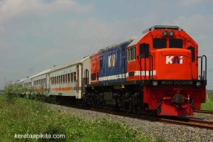 Lokomotif CC 201 Merah