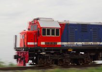 Lokomotif Merah Biru Panning