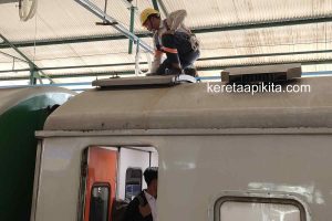 Cara Isi Air Kereta Api