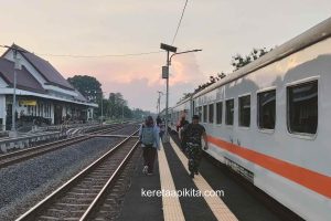 Naik KA Sritanjung