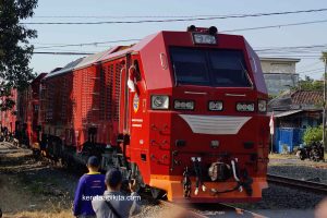 Lokomotif CC300 12 01