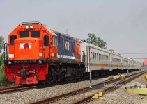 Lokomotif CC201 84 Merah Biru Perumka